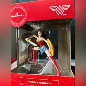 HALLMARK Wonder Women 2019 Ornament
